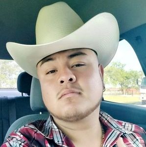 Meet your Posher, Efrain